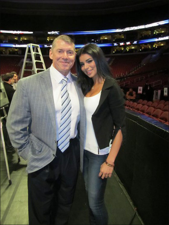 هل ملكة جمال امريكا ريما فقيه ستنضم الى اتحاد المصارعة؟!!